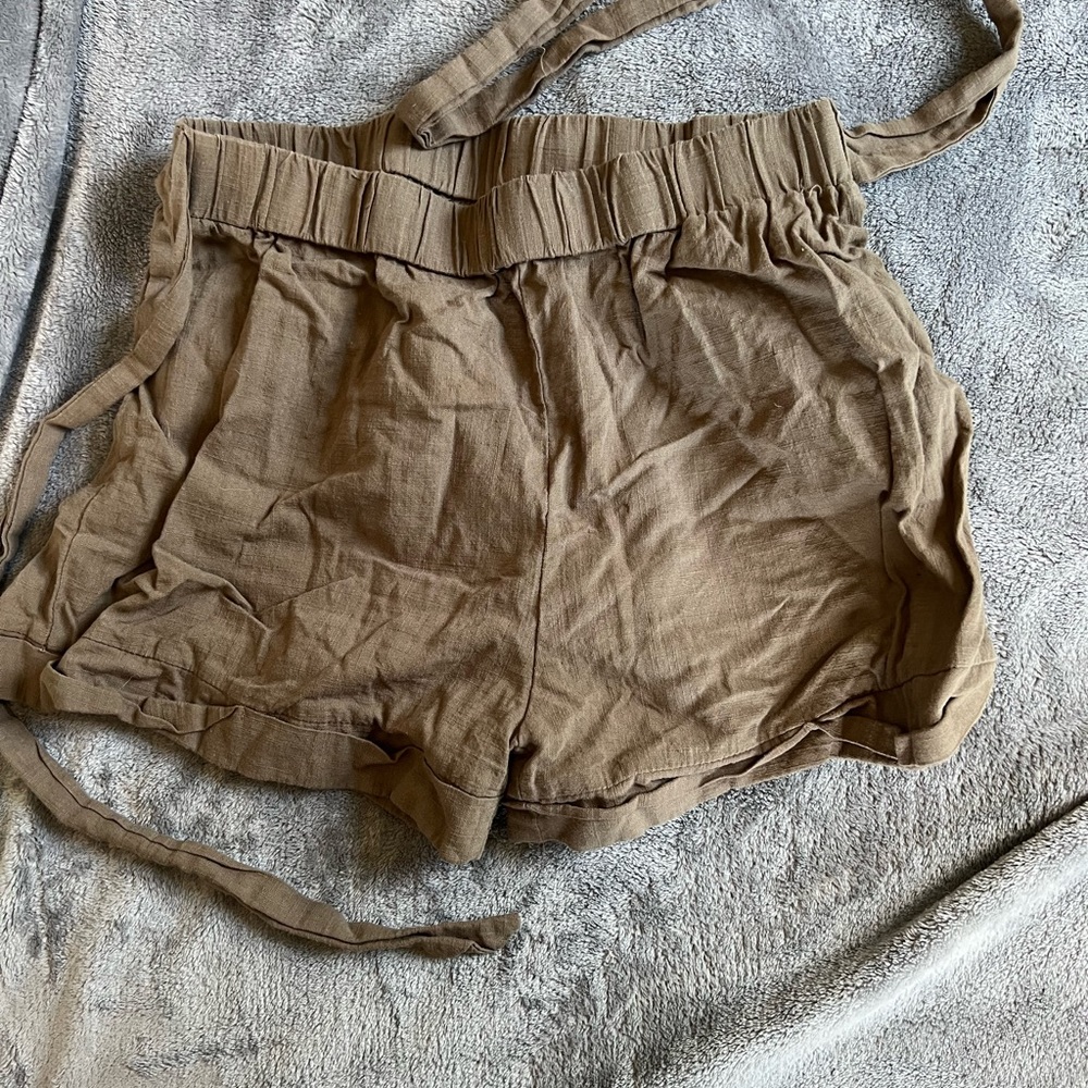 army green/brown SHEIN shorts with a tie, size M